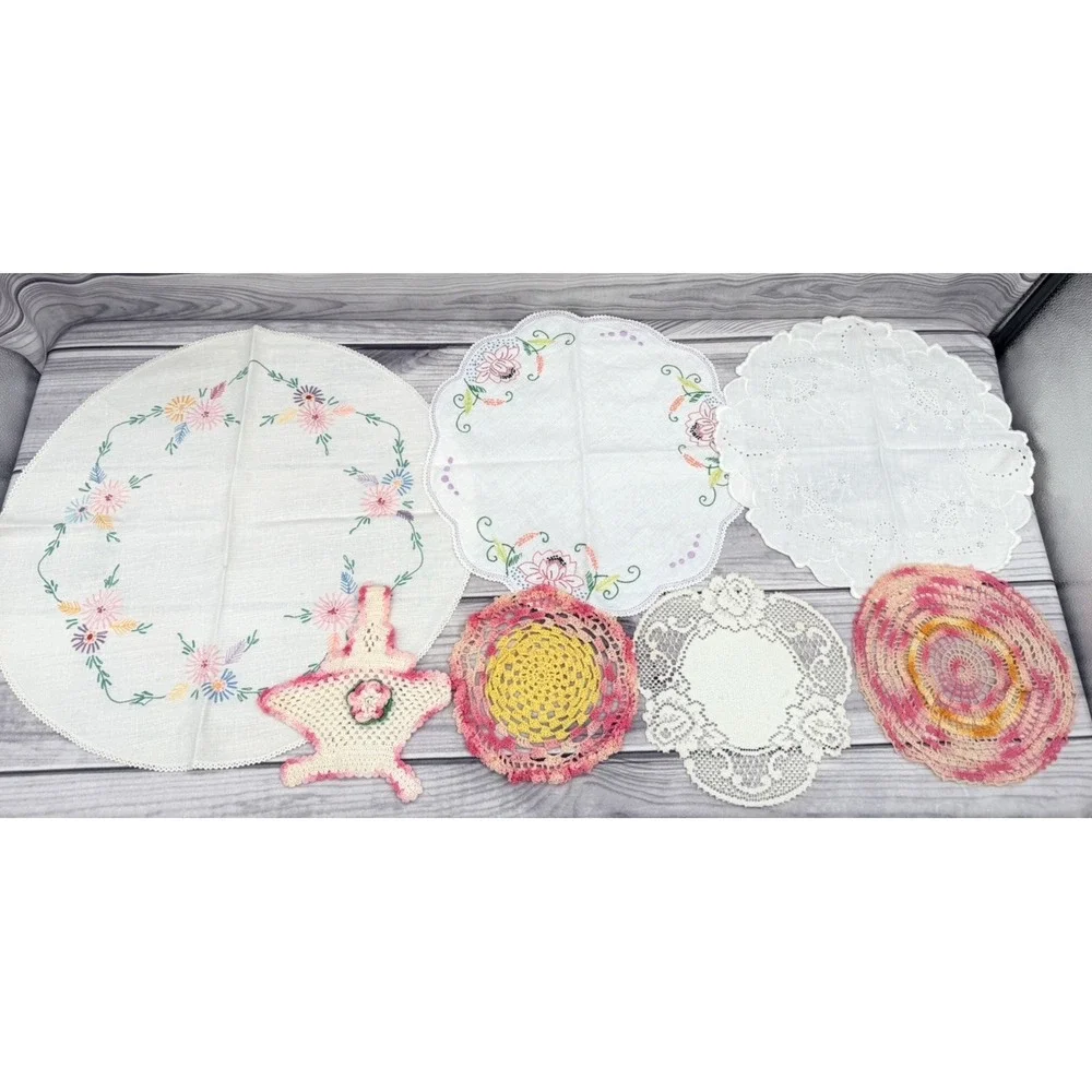 LOT OF 7 VINTAGE EMBROIDERED / CROCHET / LACE DOILIES - CROCHET BASKET